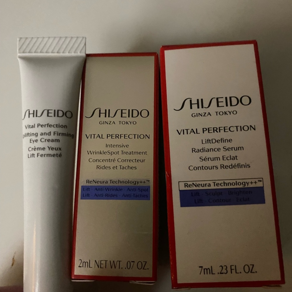 Shiseido Vital Perfection Skincare Set - White and Red